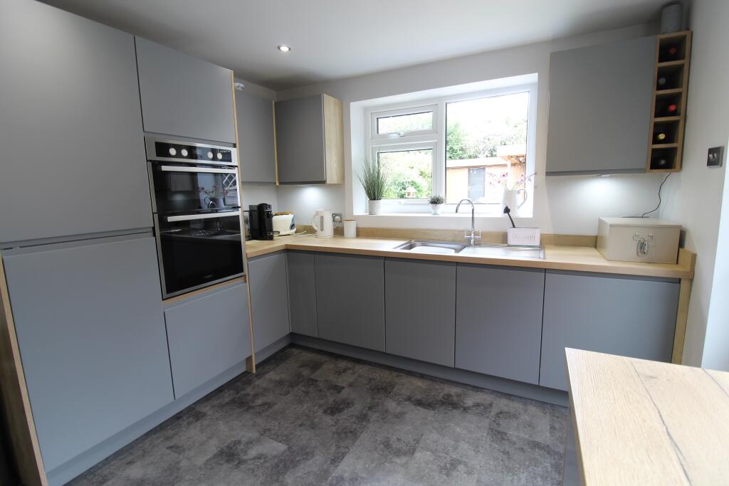 House in South Ribble, Turpin Green, Leyland - More