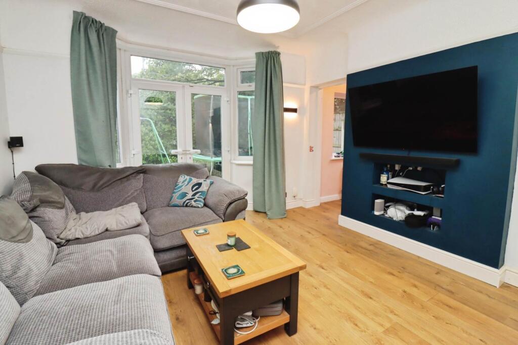 Cambridge Road, Bromborough photo 4