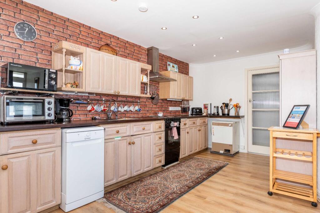 Brighton Road, Lancing - View 4