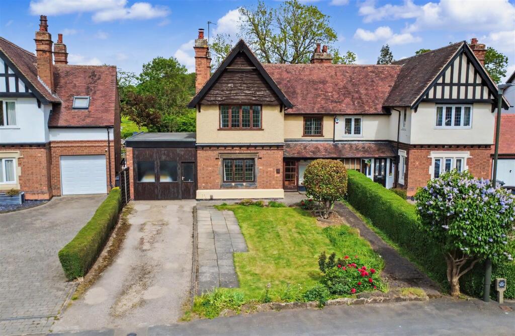 Main image of property: The Crescent, Risley