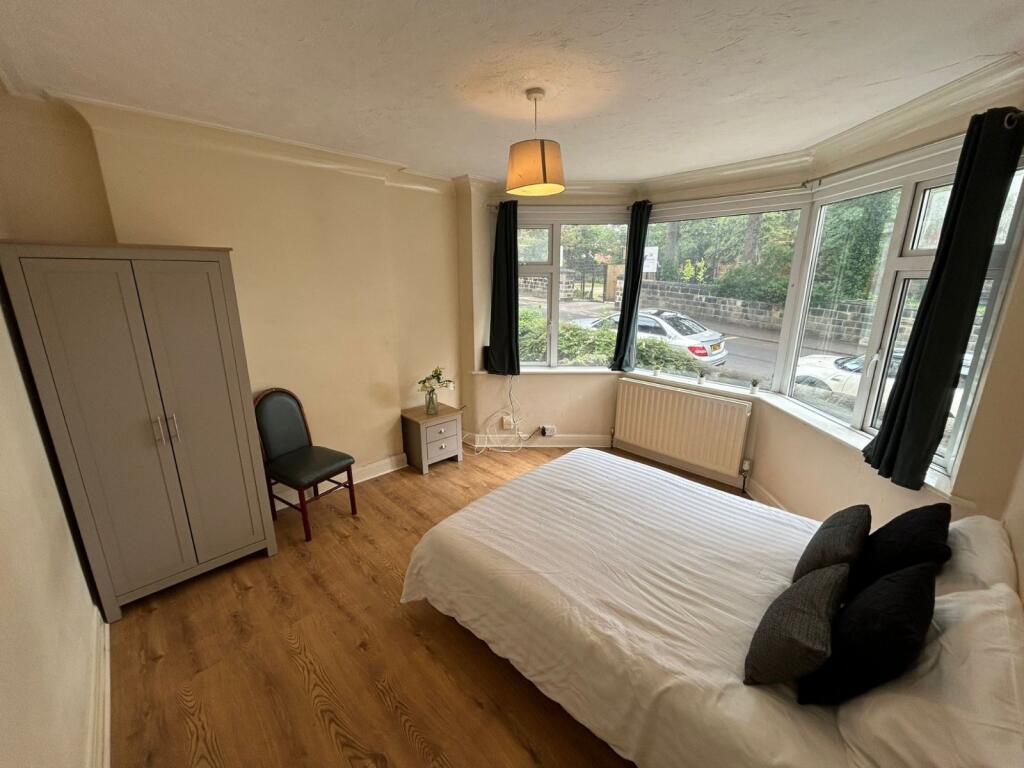 House in Leeds, Headingley Hill, Hyde Park - View 4