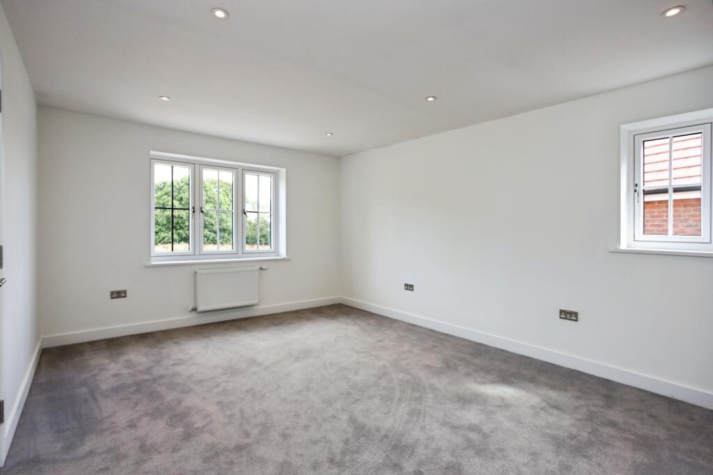 House in Tunbridge Wells, Cranbrook & Sissinghurst - More