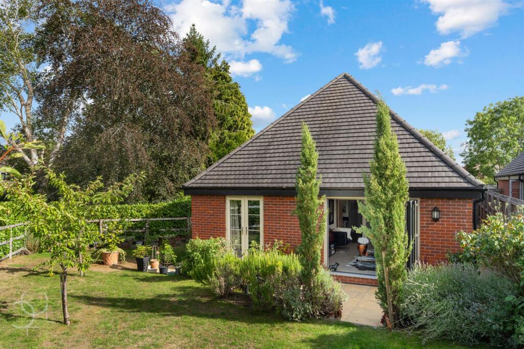 House in Worcester - View 4