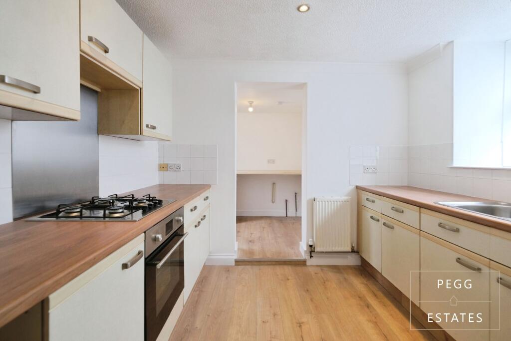 Apartment in Torquay, Torbay - View 5