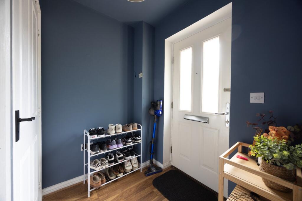 House in Gloucester - View 4