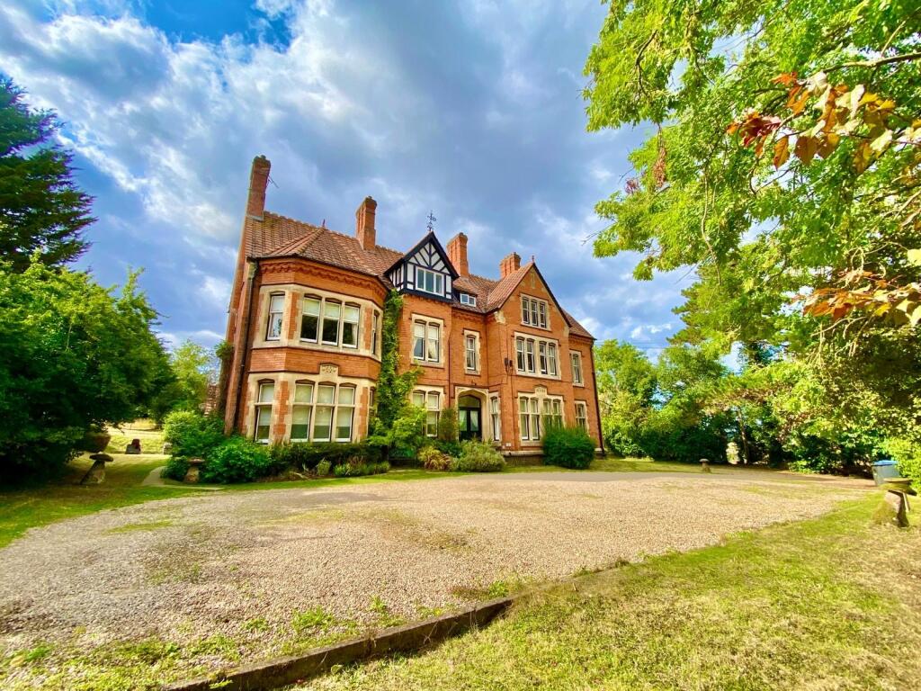 Main image of property: Redhill House, Campden Road, CV37 8JF