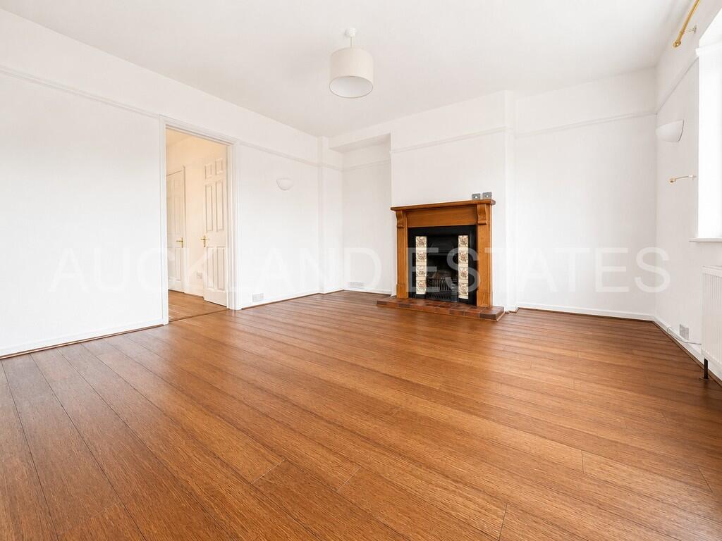 House in Enfield - View 5
