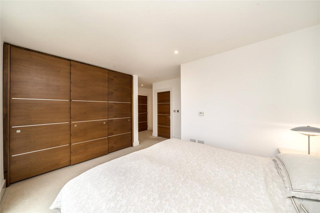 Apartment in London, Royal Borough of Greenwich - More