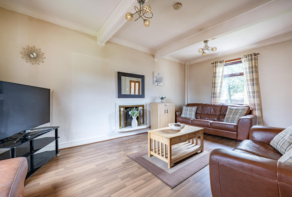 House in Glasgow, South Lanarkshire - More