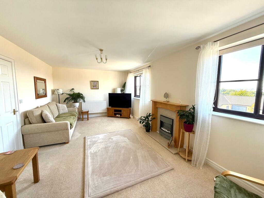 House in Bradford, Keighley - View 3