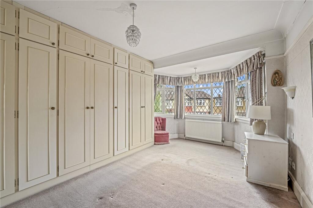 House in Twickenham - More
