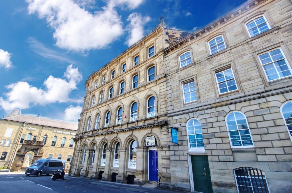 Main image of property: Flt 5, Howgate House, 3 Wellington Road, Dewsbury WF13 1HF