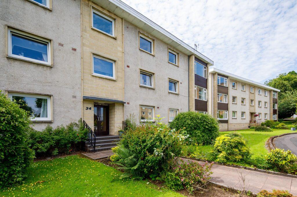 3-bed flat on Castleton Court, Castleton Drive, Newton Mearns, £159,000