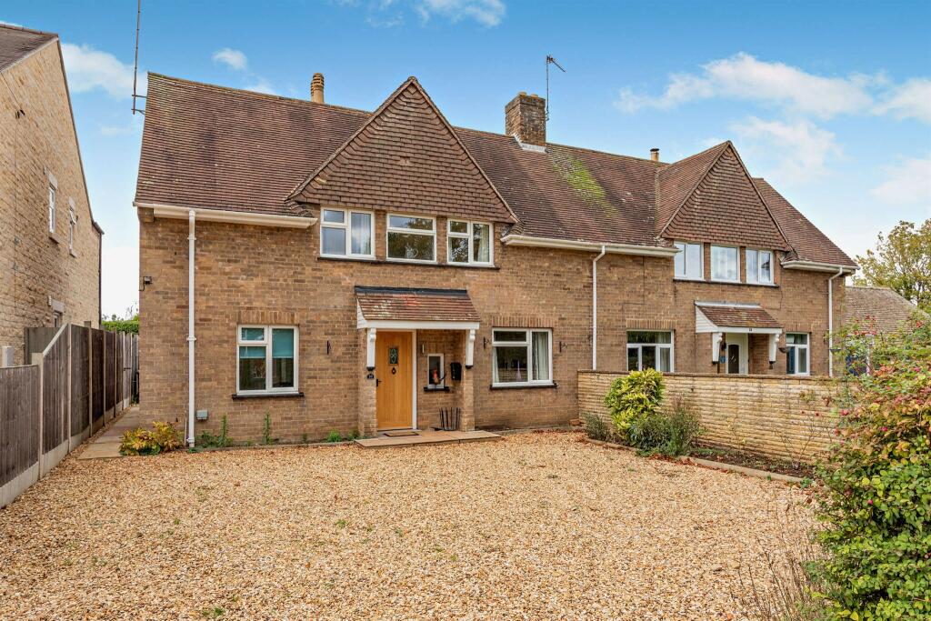 3-bed semi-detached on Elton Road, Wansford, Peterborough, £400,000