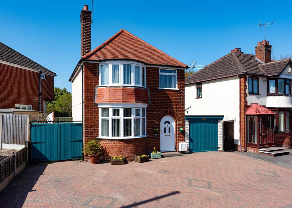 Main image of property: 152 Fairview Road, Penn, Wolverhampton