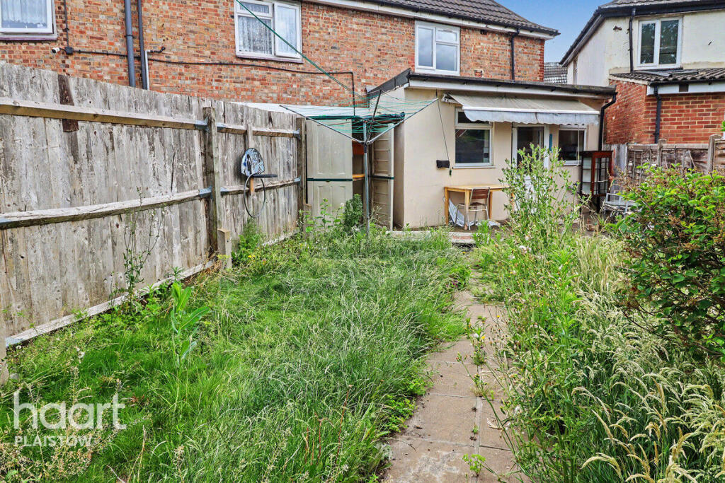 House in London, Plaistow - More