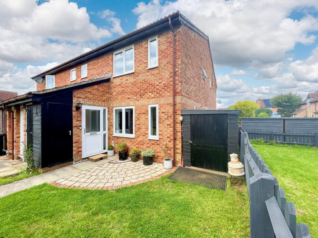 Main image of property: Woodley Close, Abingdon
