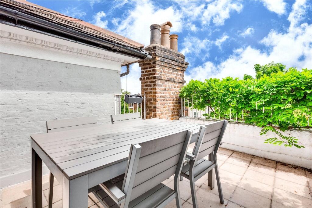Apartment in London - More