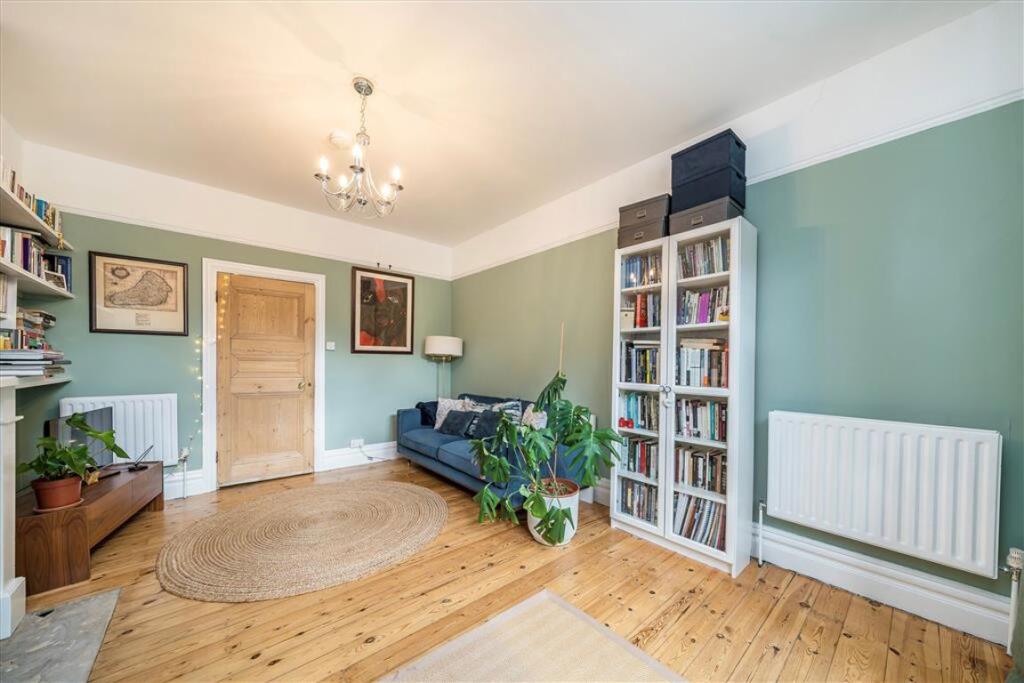 Apartment in London - View 3