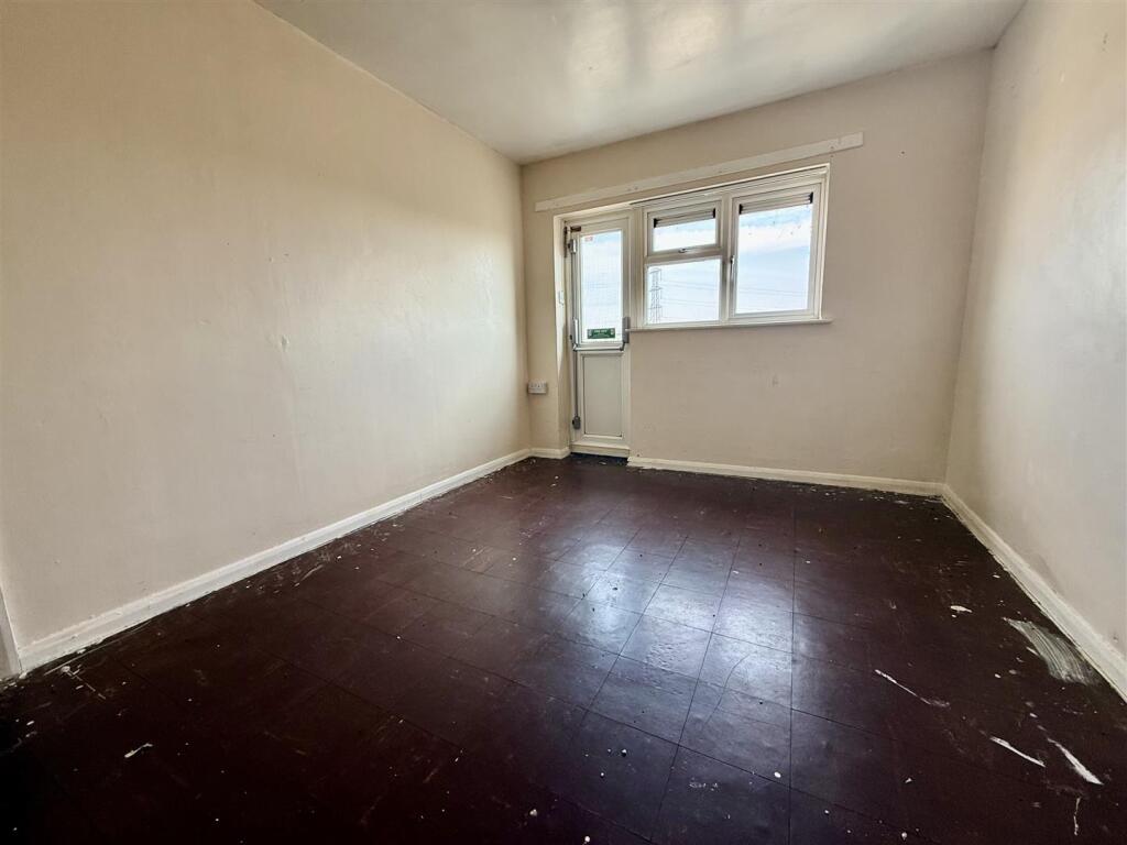 Apartment in Rudloe, Box Hill, Box - View 5