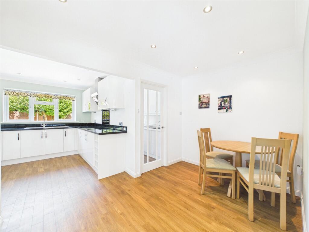 Pippin Close, Christchurch, Dorset, BH23 photo 4