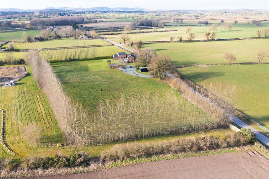 House in Whitchurch, Marbury and District