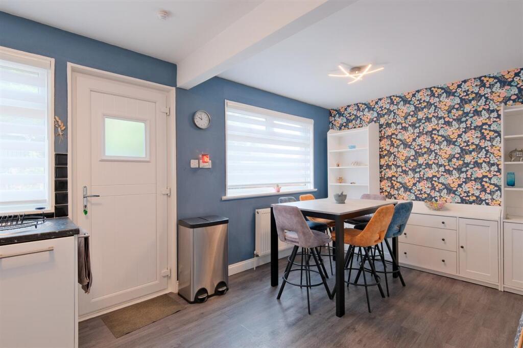 Spruce Avenue, Hamilton - More