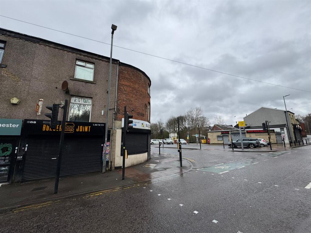 Bury Old Road, Prestwich, Manchester photo 2