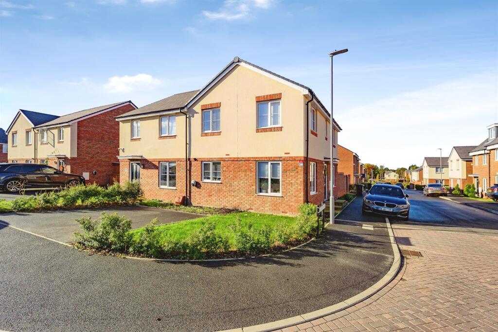 Main image of property: Red Kite Lane, Luton