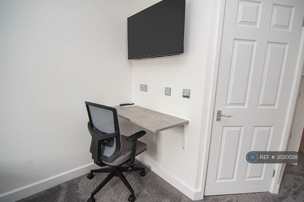 Apartment in Doncaster - View 3