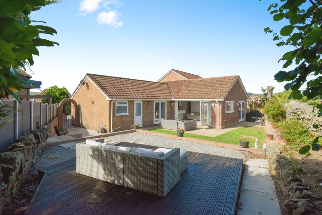 4-bed bungalow on The Oaks, Quakers Yard, TREHARRIS, £395,000