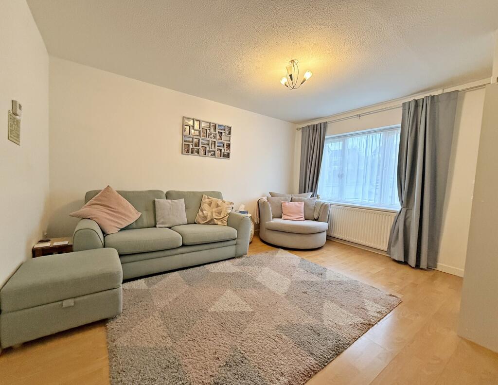 23, Ffordd Trecastell, Llanharry, Pontyclun, Rhondda Cynon Taff. CF72 9ND photo 3