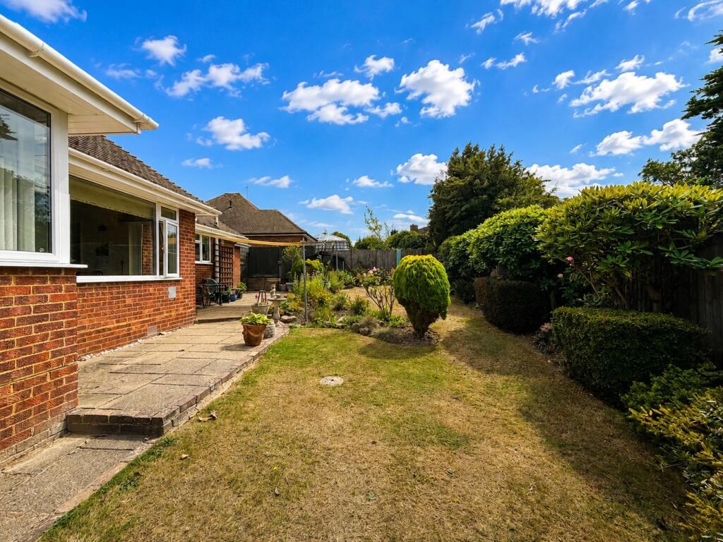 House in Bexhill-on-Sea, White Hill - More