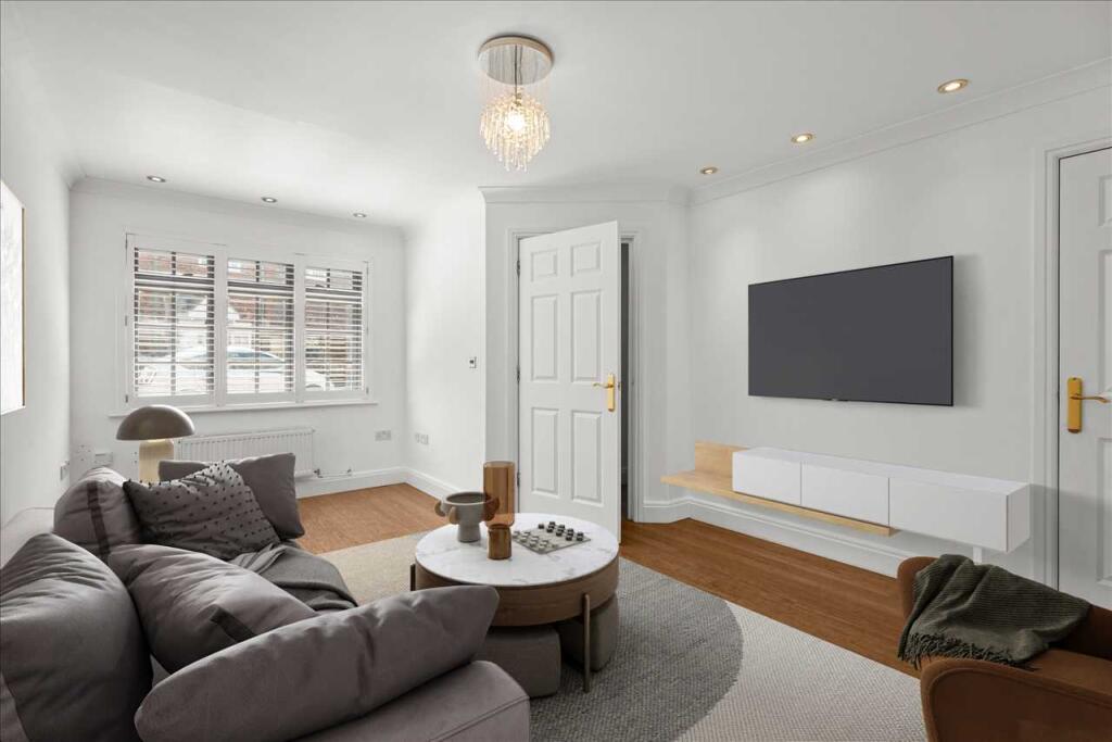 Garwood Crescent, Grange Farm, Milton Keynes photo 3