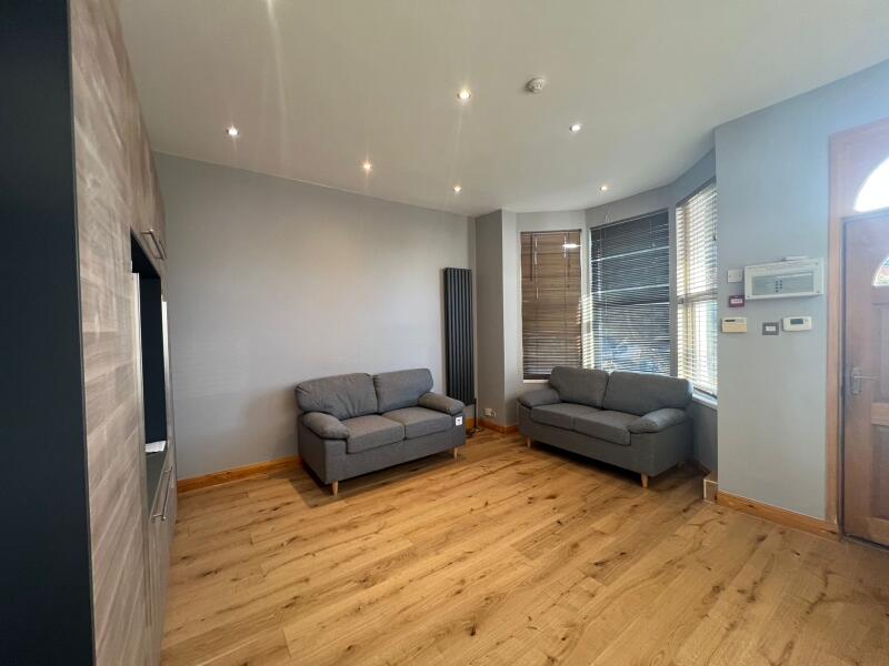 House in Leeds - View 4