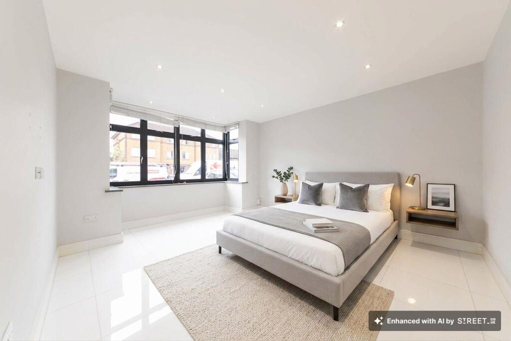 5 bedroom semi-detached house for rent