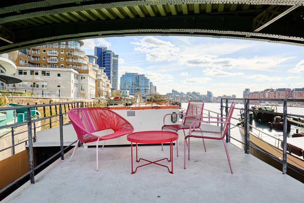 2 bedroom house boat for rent
