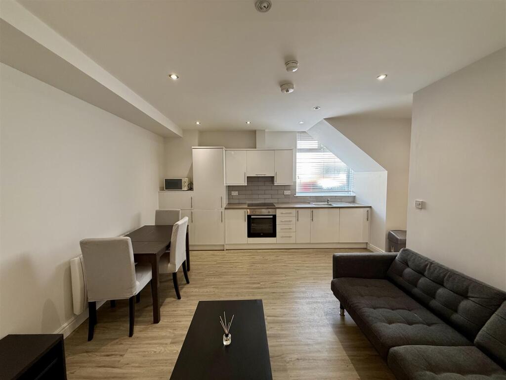 Main image of property: Topaz House, 2 bed flat