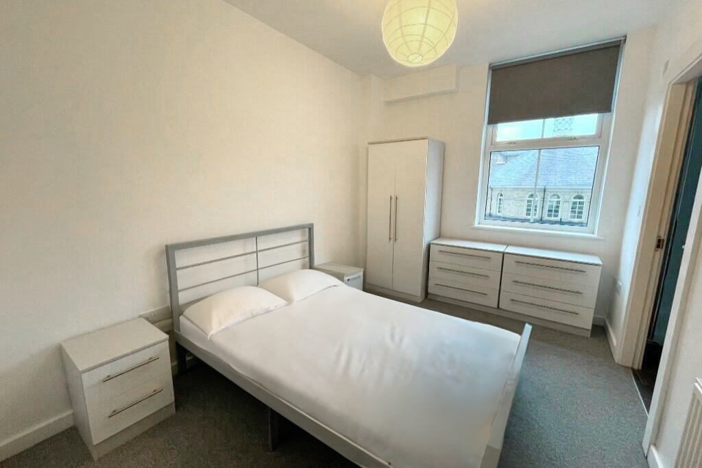 Apartment in Sheffield - View 3