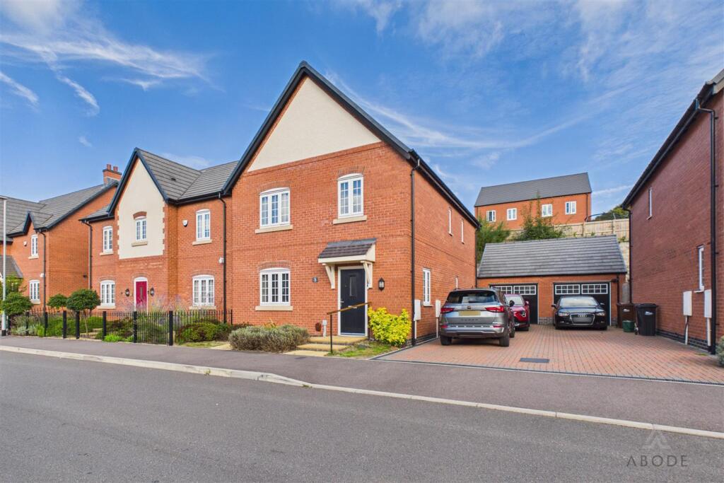 Main image of property: Glade View Drive, Burton-On-Trent