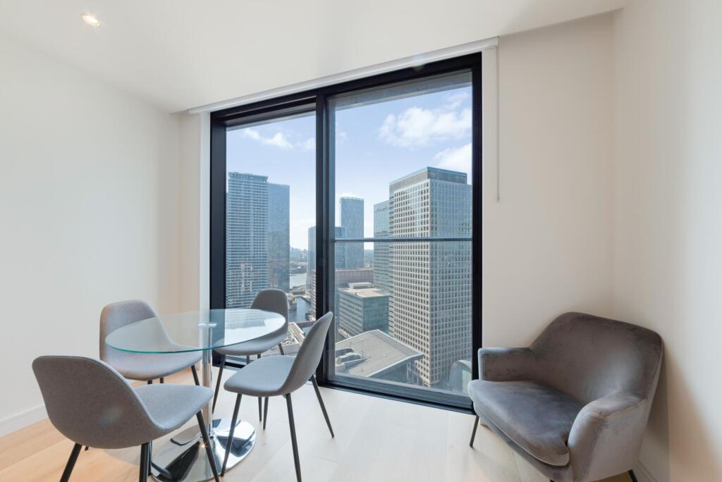 Main image of property: Hampton Tower, South Quay Plaza, London, E14