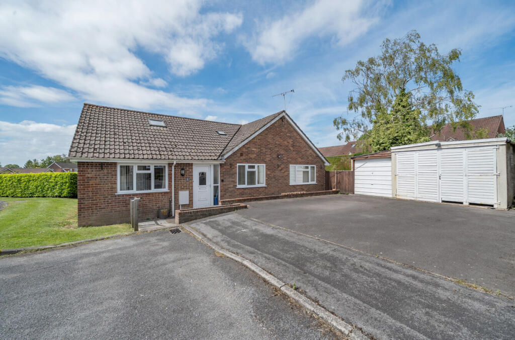 Main image of property: Thorn Close, Four Marks, Alton, Hampshire, GU34