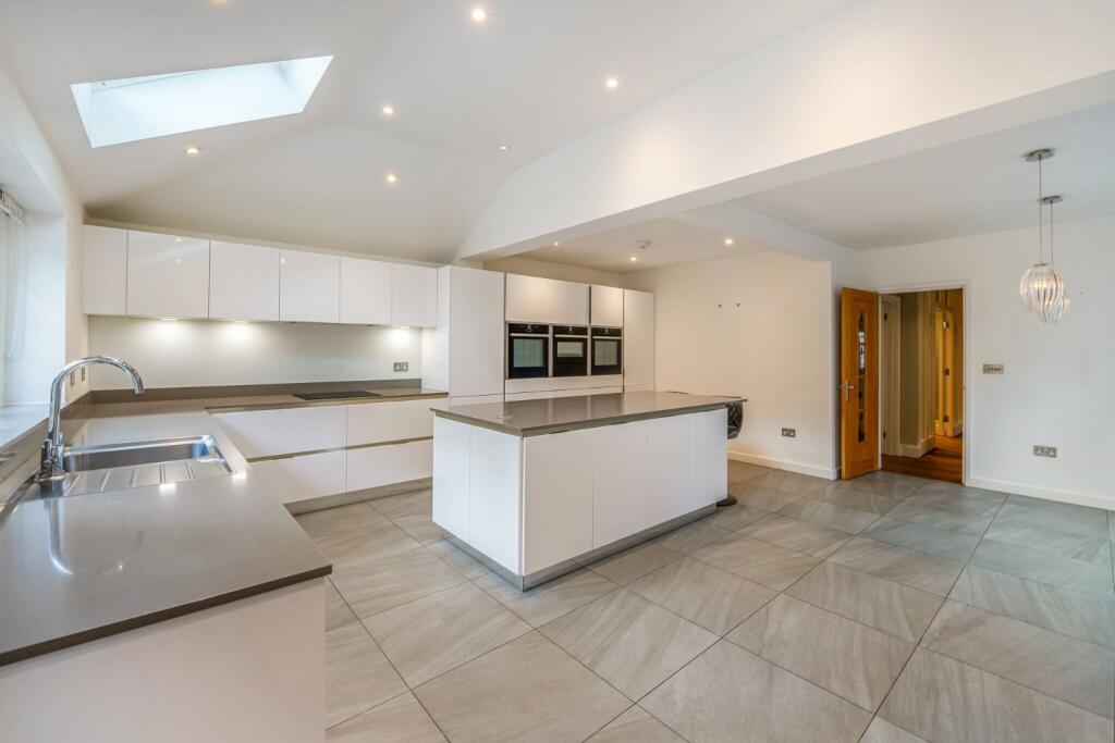House in Slough - View 5