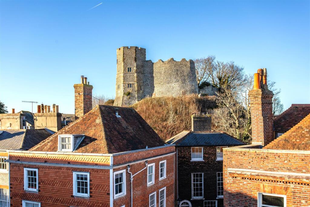 Main image of property: St. Martins Lane, Lewes, BN7 1UD