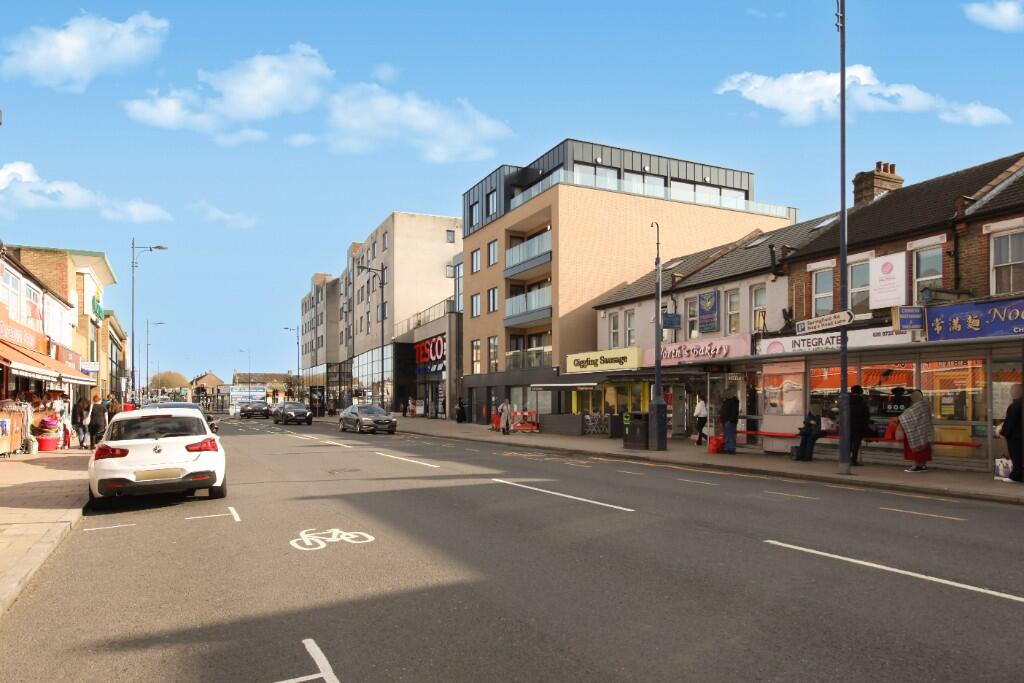 Main image of property: Welling High Street, Welling, Kent, DA16 *Private Balcony*