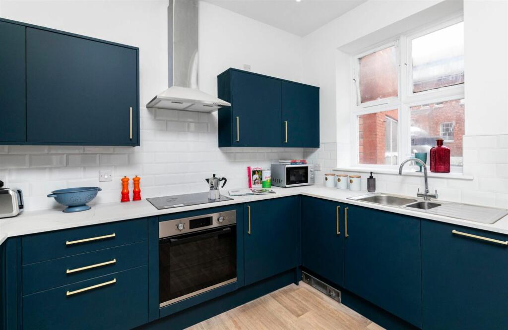 Apartment in Lincoln, New Boultham - View 3