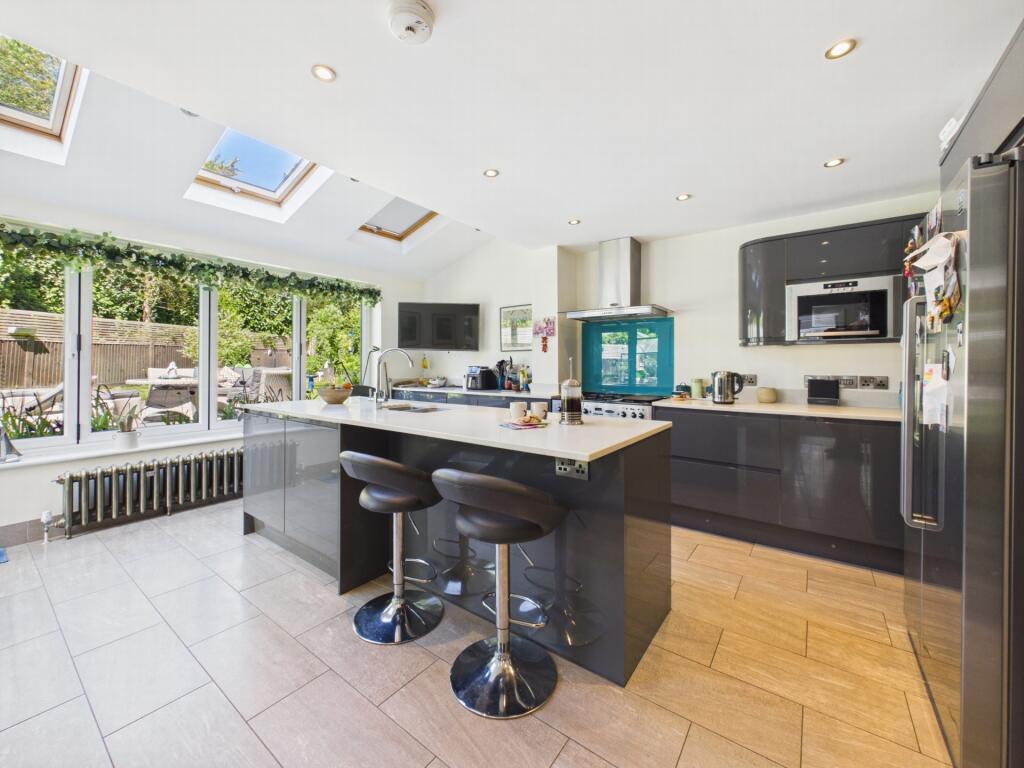 Wickham Close, Haywards Heath, RH16 photo 3