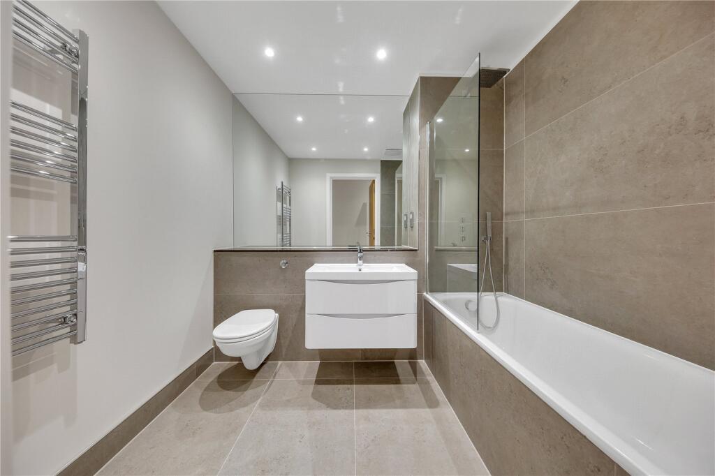 Apartment in London - More