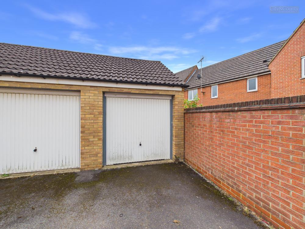House in Peterborough, City of Peterborough - More