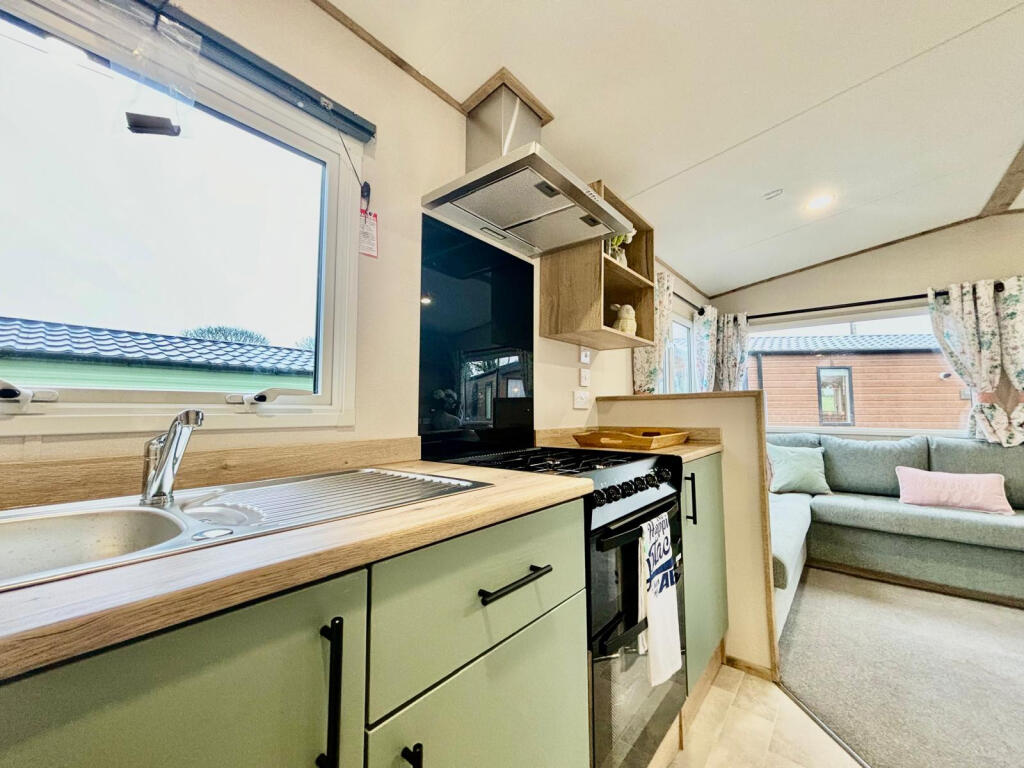 Fell End Caravan Park, Milnthorpe, Cumbria, LA7 photo 4